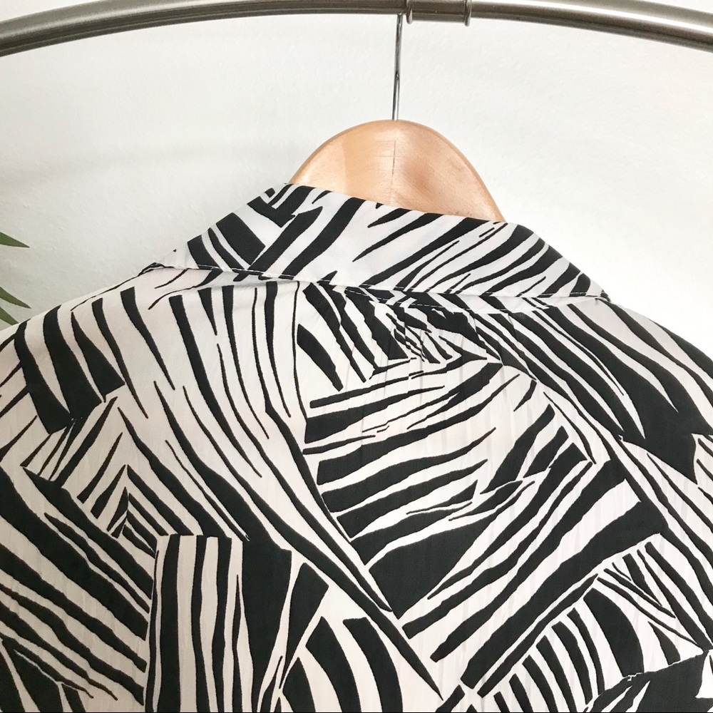 Essentials Women’s Print Shirt - Picture 4 of 5